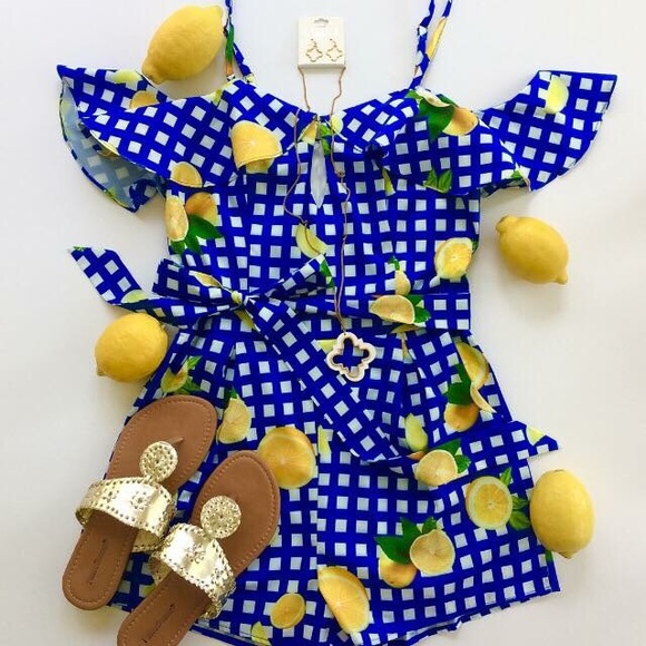 Boutique Gold Slip-On Sandals - Picture 2 of 2